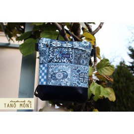MIDDLE BAG 2 in 1 hátizsák és táska kék mozaik sötétkék aljjal (új)  